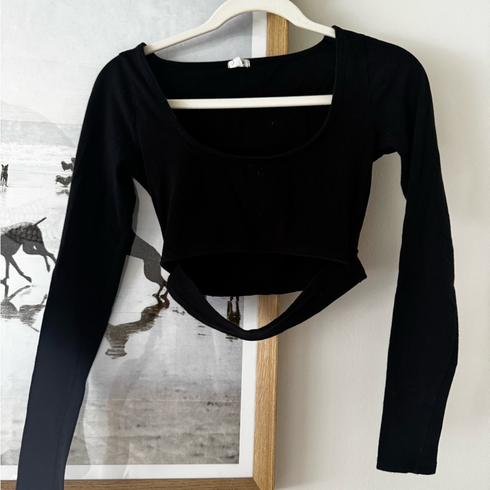 Garage - Black Long-Sleeve Cropped Top